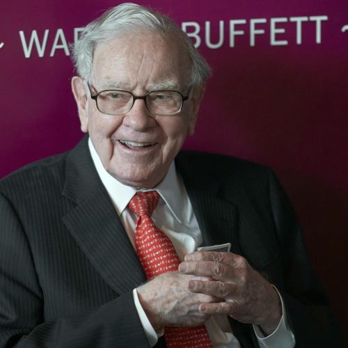 Apple, juros, IA: as lições de Buffett na 1a conferência de Omaha sem Munger