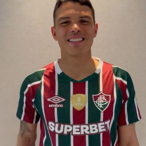 Thiago Silva canta música da torcida do Fluminense em vídeo; assista